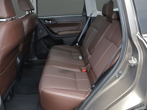 Used 2018 Subaru Forester 2.5i Touring w/ Popular Package #2 AWD/4WD image 13