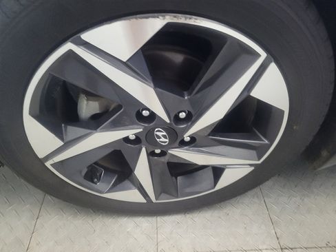 Used 2025 Hyundai Elantra Sport FWD image 31