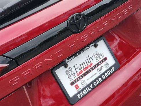 Certified 2025 Toyota Grand Highlander FWD image 6