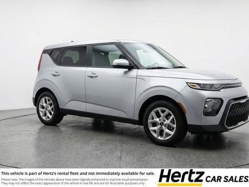 Used 2025 Kia Soul LX w/ LX Technology Package FWD image 1