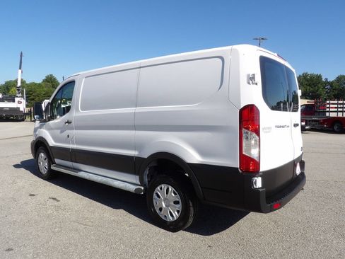 Used 2025 Ford Transit 250 Low Roof w/ Exterior Upgrade Package RWD image 4