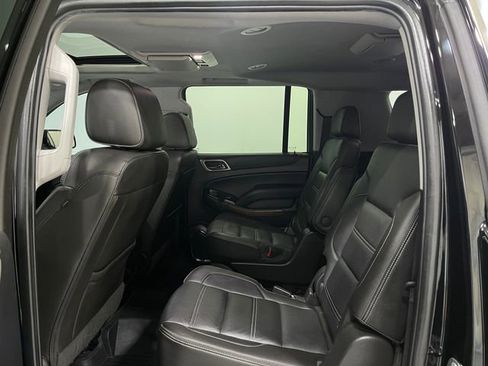 Used 2019 GMC Yukon XL Denali w/ Denali Ultimate Package image 31