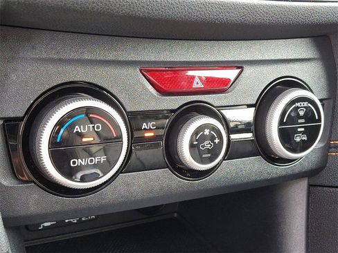 Used 2023 Subaru Crosstrek 2.5i Limited w/ Moonroof Package image 17