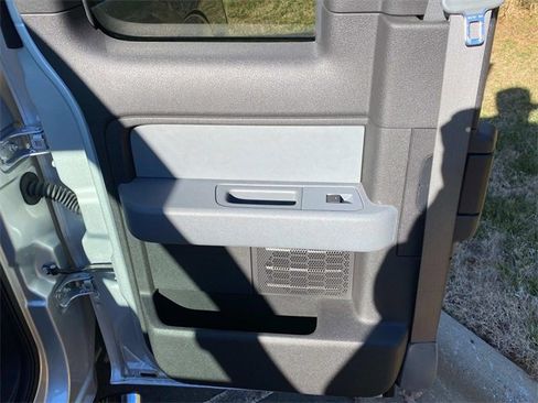 Used 2013 Ford F150 XLT w/ Luxury Equipment Group image 10