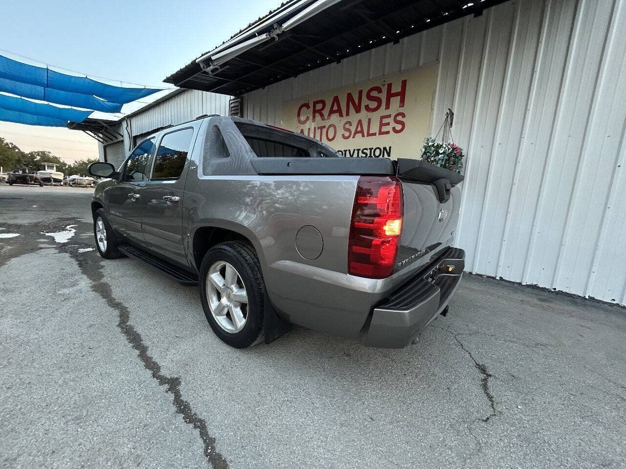 Used 2008 Chevrolet Avalanche LTZ w/ LTZ Preferred Equipment Group RWD image 5