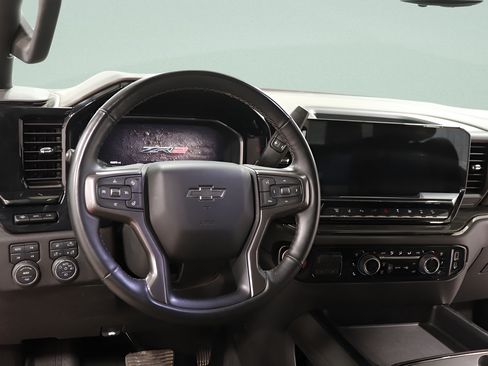 Used 2024 Chevrolet Silverado 2500 ZR2 AWD/4WD image 9