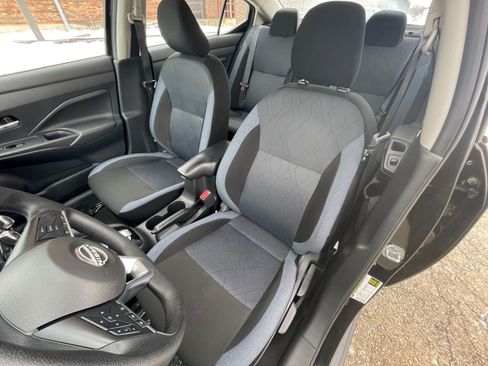 Used 2025 Nissan Versa SV image 35