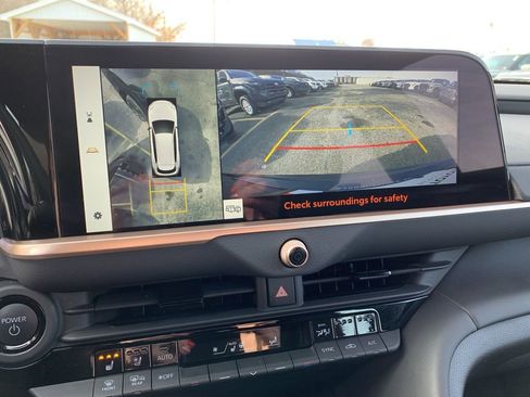 Used 2025 Toyota Crown Signia image 21