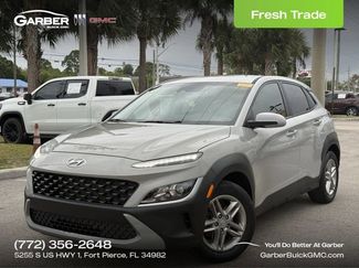 Used 2022 Hyundai Kona SE video 1