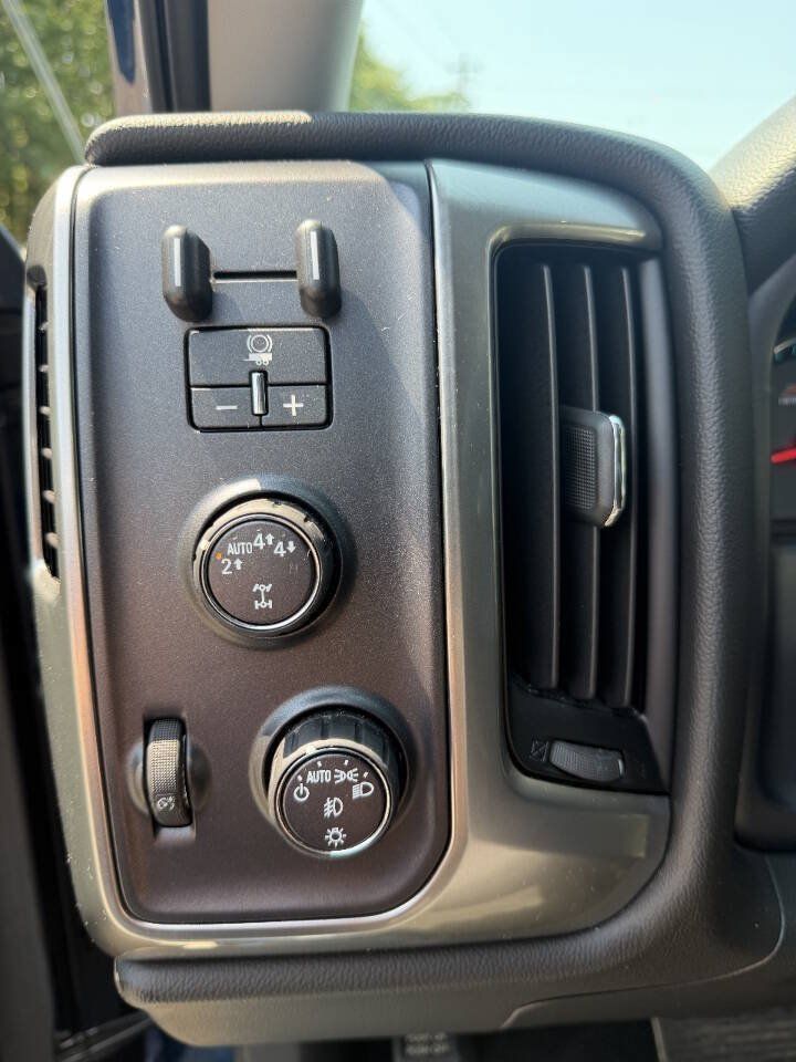 Used 2018 Chevrolet Silverado 1500 LT w/ All Star Edition AWD/4WD image 23