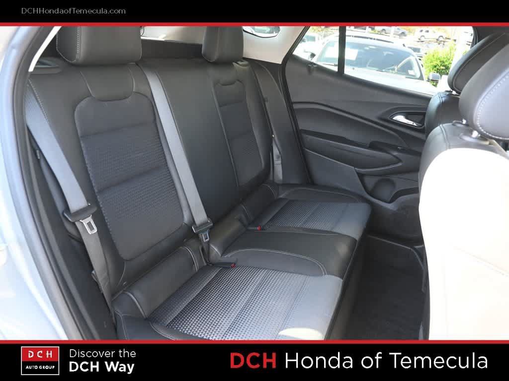 Used 2024 Chevrolet Trax LT w/ Driver Confidence Package FWD image 19