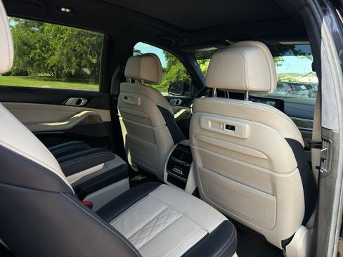 Used 2019 BMW X7 xDrive40i w/ Premium Package AWD/4WD image 18