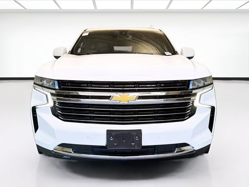 Used 2023 Chevrolet Suburban LT RWD image 2