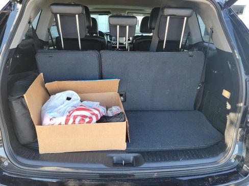 Used 2018 Toyota Highlander SE image 10