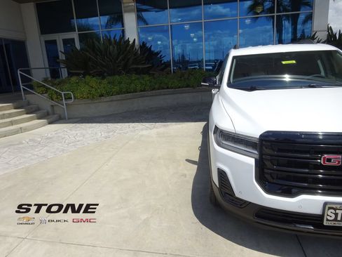 Certified 2023 GMC Acadia SLE w/ Driver Convenience Package FWD image 32