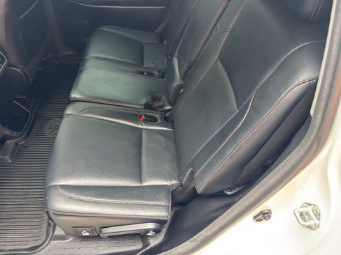 Used 2018 Toyota Highlander XLE AWD/4WD image 21