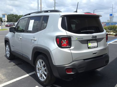 Used 2021 Jeep Renegade Latitude w/ Sun & Sound Group FWD image 7
