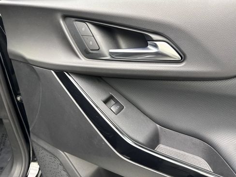 Used 2025 Chevrolet Equinox LT FWD image 48