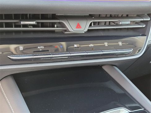 Used 2025 Buick Envision Sport Touring image 25