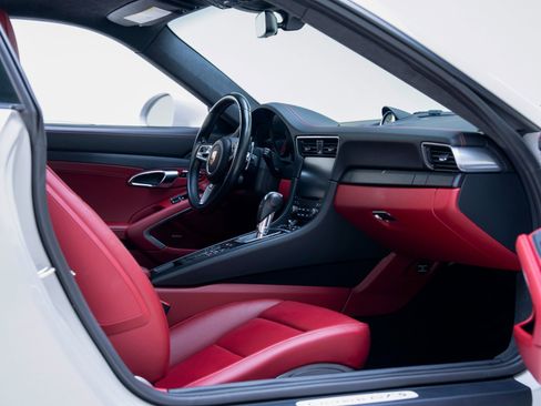 Used 2019 Porsche 911 Carrera GTS RWD image 50