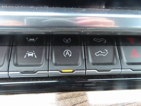 Used 2025 Chevrolet Silverado 1500 LT image 30