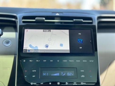 Used 2022 Hyundai Tucson Limited image 14