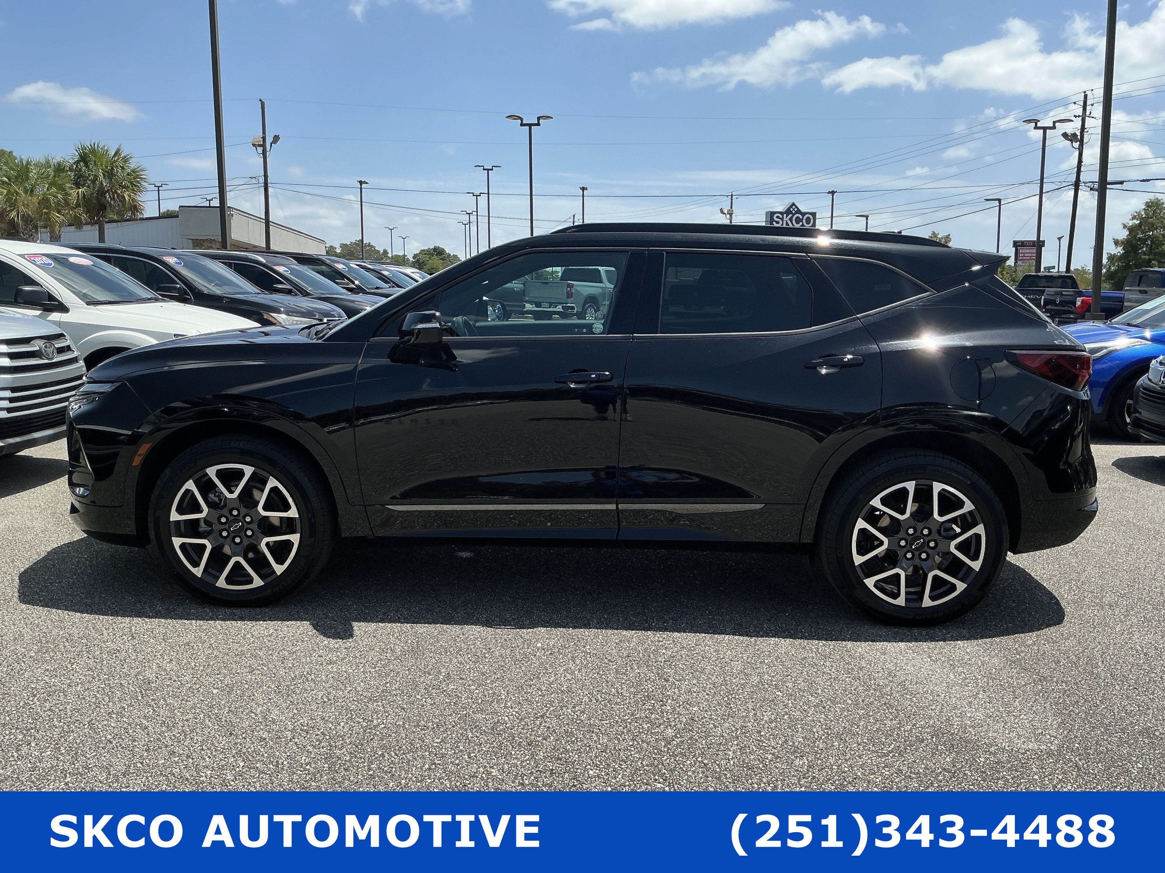 Used 2025 Chevrolet Blazer RS FWD image 2