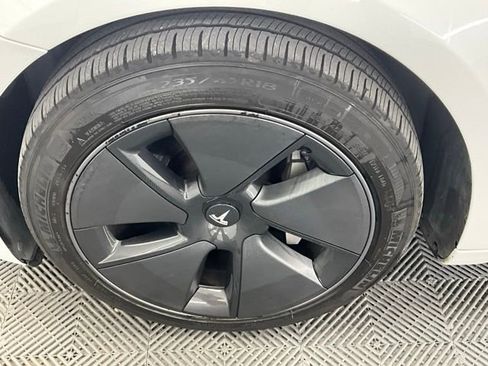 Used 2021 Tesla Model 3 Standard Range Plus image 24