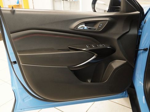 Used 2024 Chevrolet Trax RS w/ Sunroof Package image 18