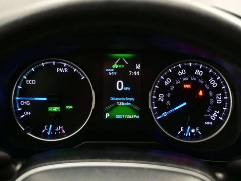 Used 2022 Toyota RAV4 XLE Premium AWD/4WD image 25
