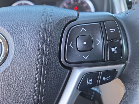 Certified 2019 Toyota Highlander XLE image 29