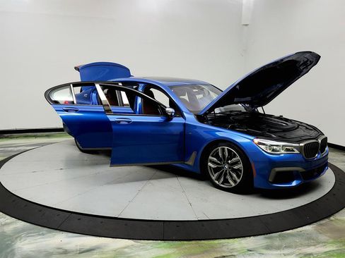 Used 2018 BMW M760i xDrive AWD/4WD image 10