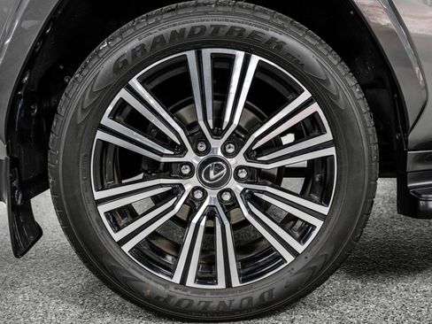 Used 2024 Lexus LX 600 4WD w/ Luxury Package image 42