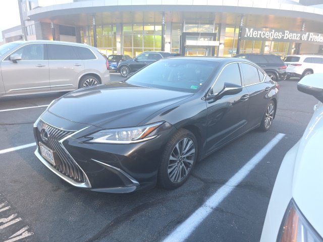 Used 2019 Lexus ES 350 w/ Premium Package FWD image 2