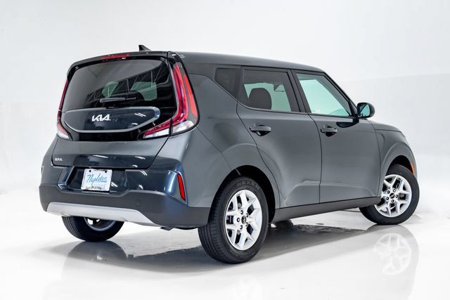 Used 2025 Kia Soul LX w/ LX Technology Package FWD image 31