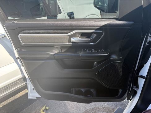 Used 2021 RAM 1500 Big Horn AWD/4WD image 3