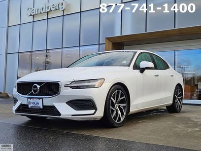 Used 2019 Volvo S60 T6 Momentum w/ Multimedia Package
