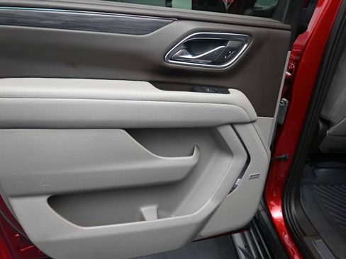 Used 2023 GMC Yukon XL SLT w/ SLT Premium Package image 21