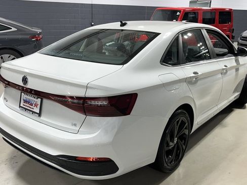 New 2026 Volkswagen Jetta SE FWD image 9