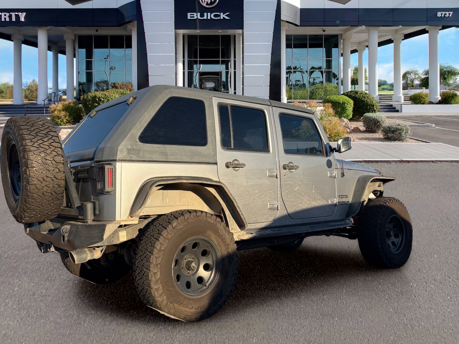 Used 2013 Jeep Wrangler Unlimited Sport AWD/4WD image 3