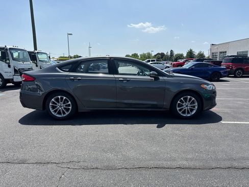 Used 2020 Ford Fusion SE FWD image 6