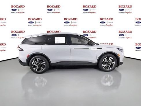 Certified 2026 Lincoln Nautilus Premier AWD/4WD image 9