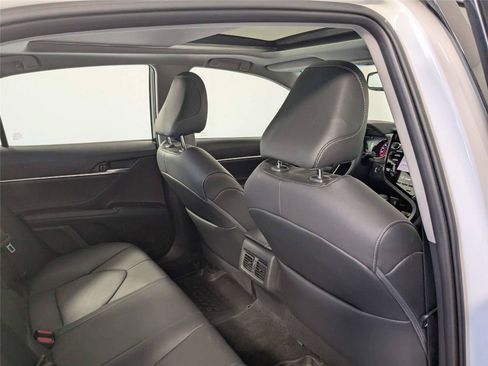 Used 2018 Toyota Camry XSE FWD image 29