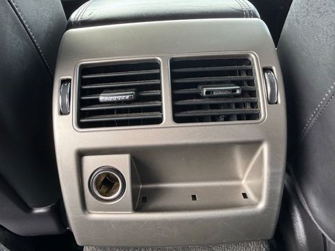 Used 2011 Jaguar XF Premium image 21