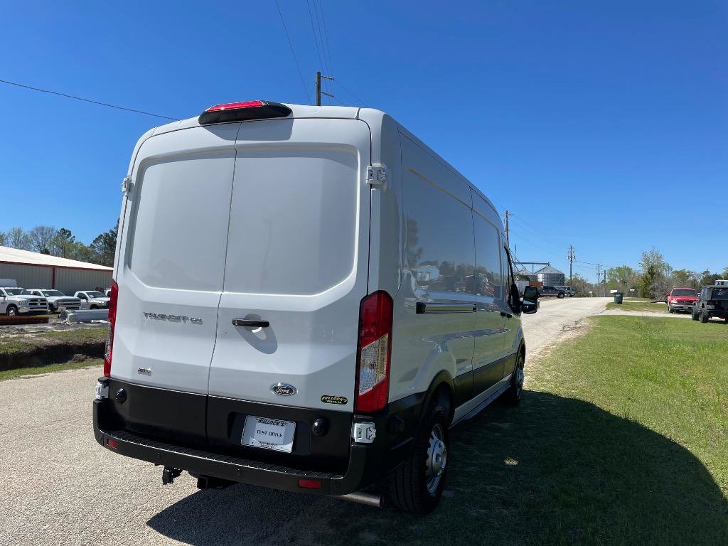 Used 2024 Ford Transit 150 148 Medium Roof AWD w/ Load Area Protection Package image 5