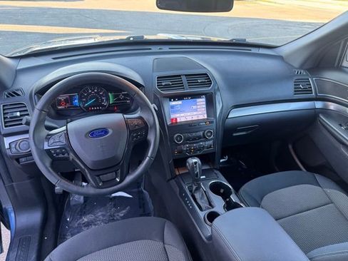Used 2019 Ford Explorer XLT w/ Equipment Group 201A image 10