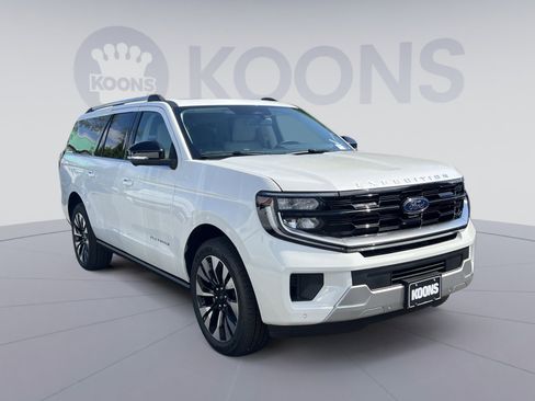 New 2026 Ford Expedition Max Platinum w/ Driver's Package AWD/4WD image 2