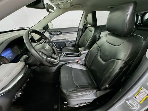 Used 2022 Jeep Compass Limited image 13