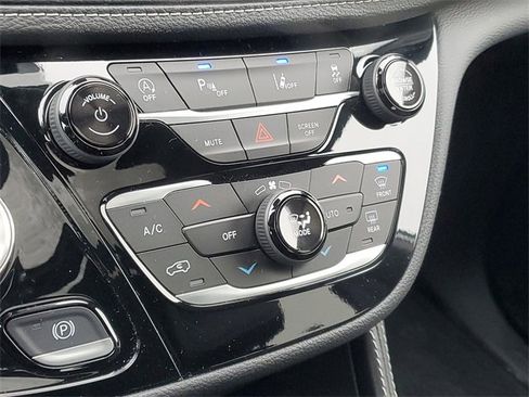 New 2026 Chrysler Pacifica Limited w/ Trailer Tow Group AWD/4WD image 29