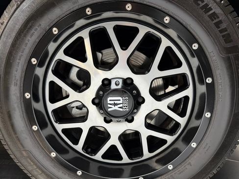Used 2012 Chevrolet Avalanche LS AWD/4WD image 8
